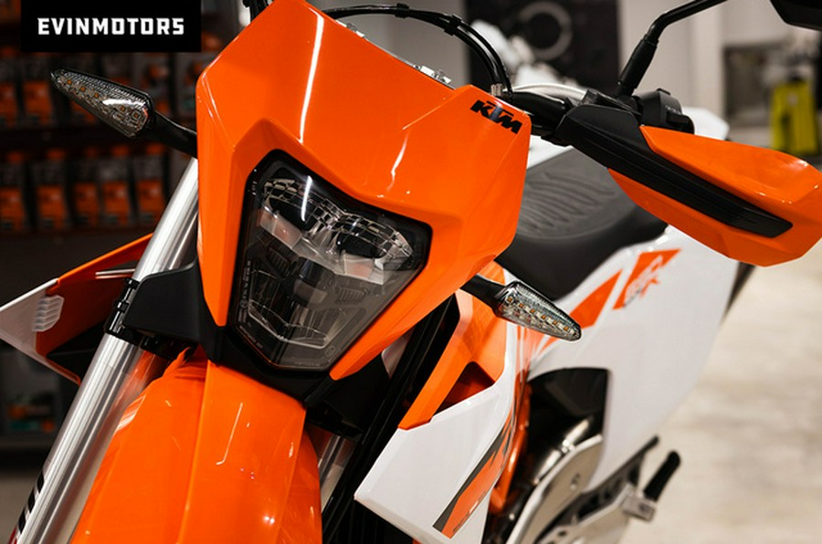 2026 KTM Enduro 690 R