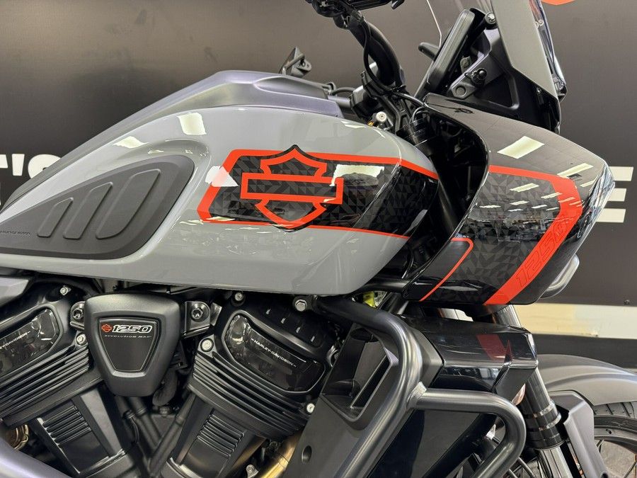 2026 Harley-Davidson® Pan America 1250 Limited Dark Billiard Gray
