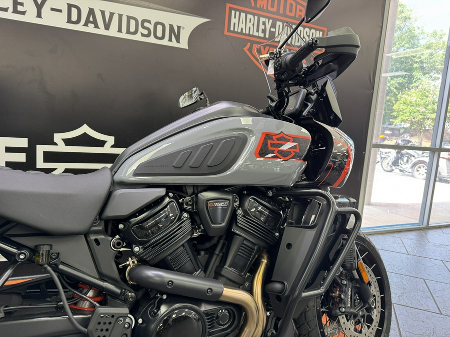 2026 Harley-Davidson® Pan America 1250 Limited Dark Billiard Gray