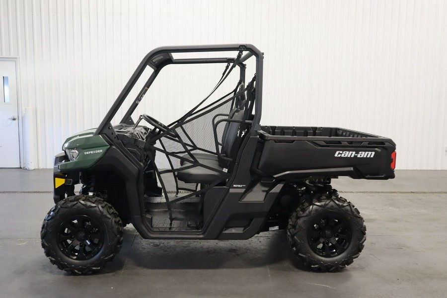 2024 Can-Am® Defender DPS HD7 Tundra Green