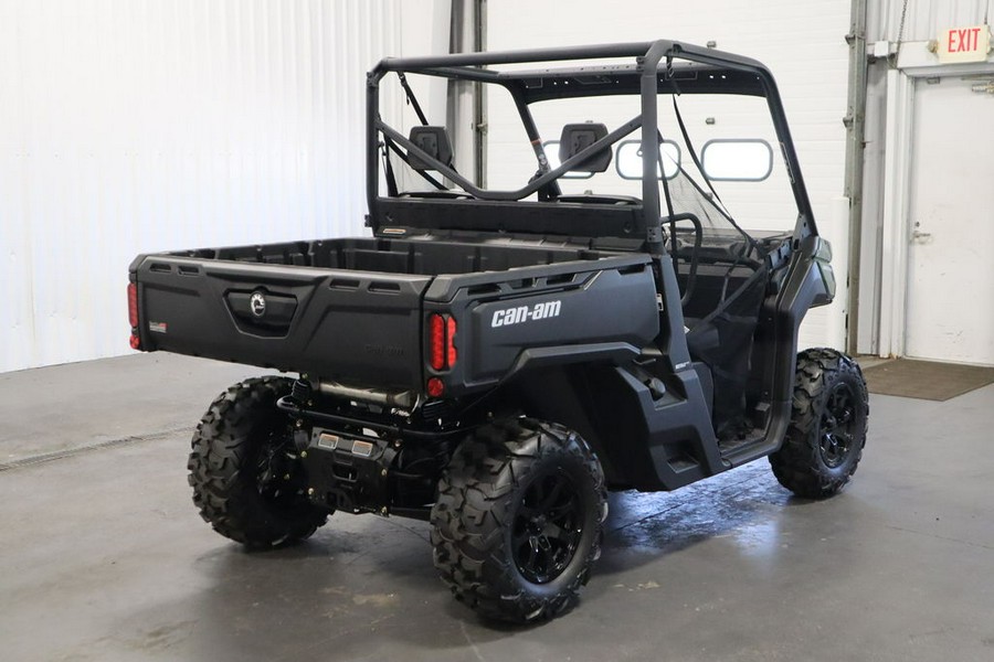 2024 Can-Am® Defender DPS HD7 Tundra Green