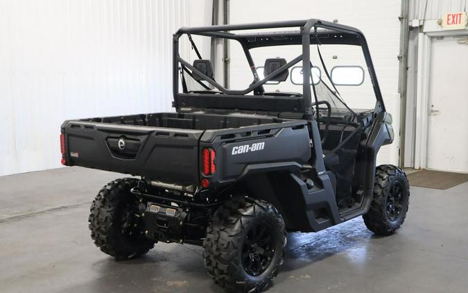 2024 Can-Am® Defender DPS HD7 Tundra Green