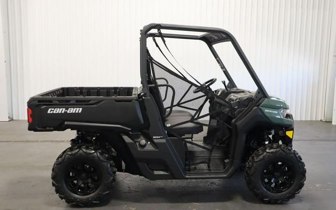 2024 Can-Am® Defender DPS HD7 Tundra Green