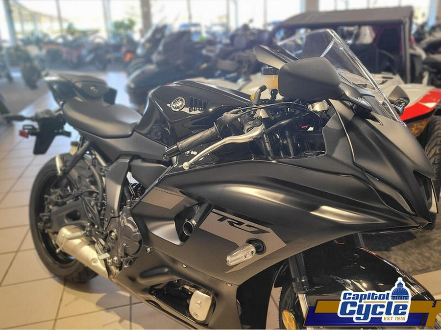 2025 Yamaha YZF-R7