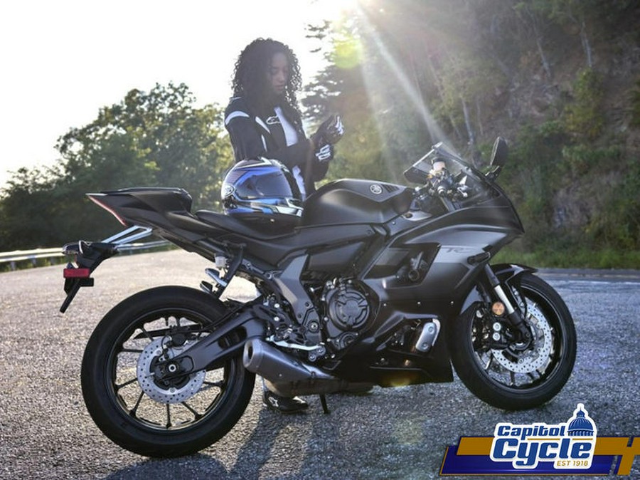 2025 Yamaha YZF-R7