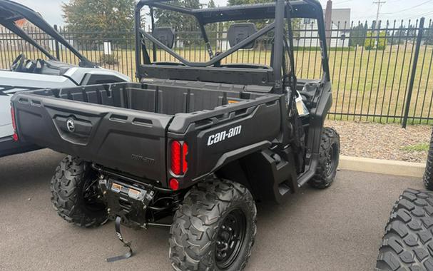 2026 Can-AM Defender HD9