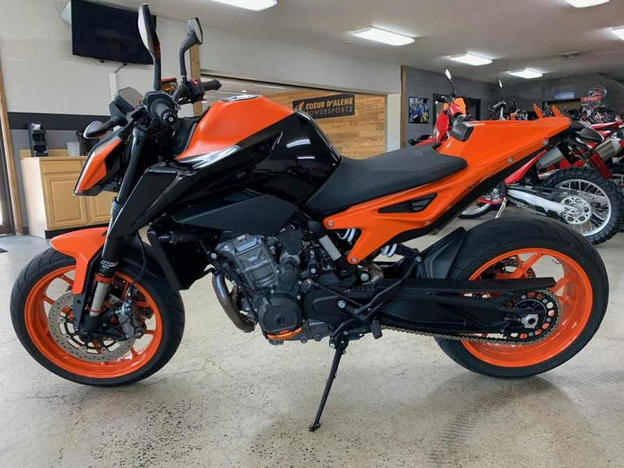 2022 KTM 890 Duke GP