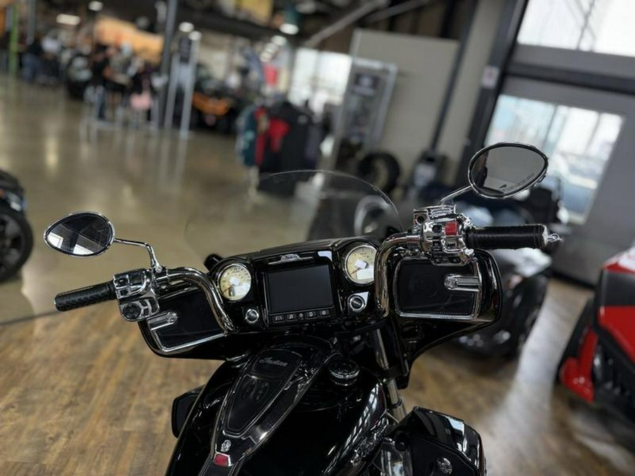 2017 Indian Motorcycle® Roadmaster® Thunder Black