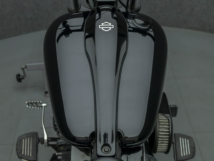 2011 HARLEY DAVIDSON FXS BLACKLINE