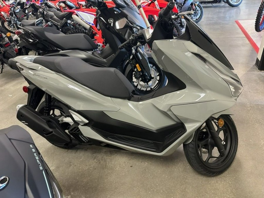2025 Honda® PCX