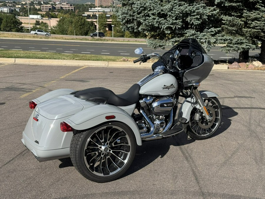 2024 Harley-Davidson® Road Glide® 3