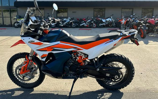 2024 KTM Adventure 890 R