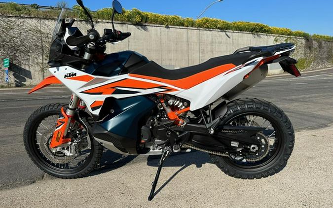 2024 KTM Adventure 890 R