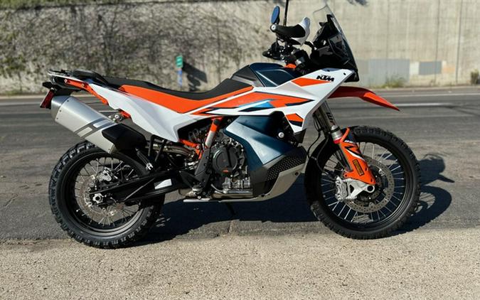 2024 KTM Adventure 890 R