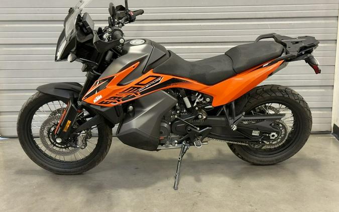 2022 KTM Adventure 890