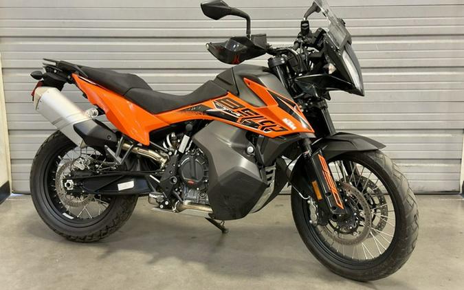 2022 KTM Adventure 890