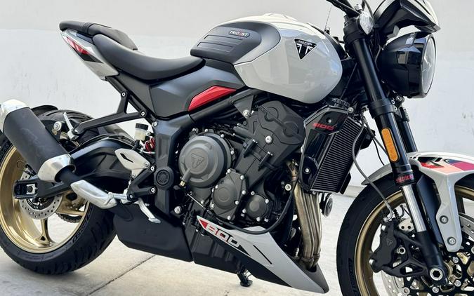 2026 Triumph Trident 800 Ash grey
