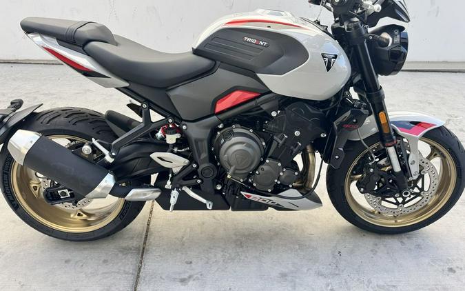 2026 Triumph Trident 800 Ash grey