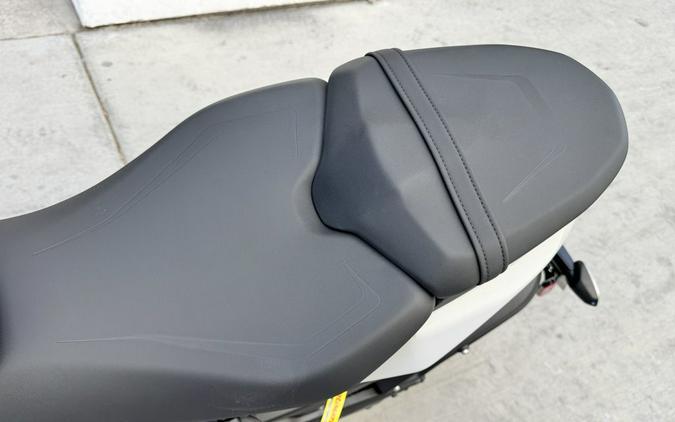 2026 Triumph Trident 800 Ash grey