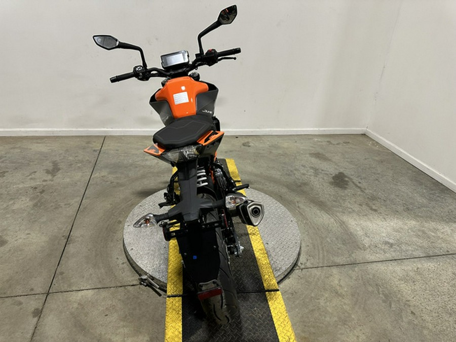 2023 KTM Duke 390