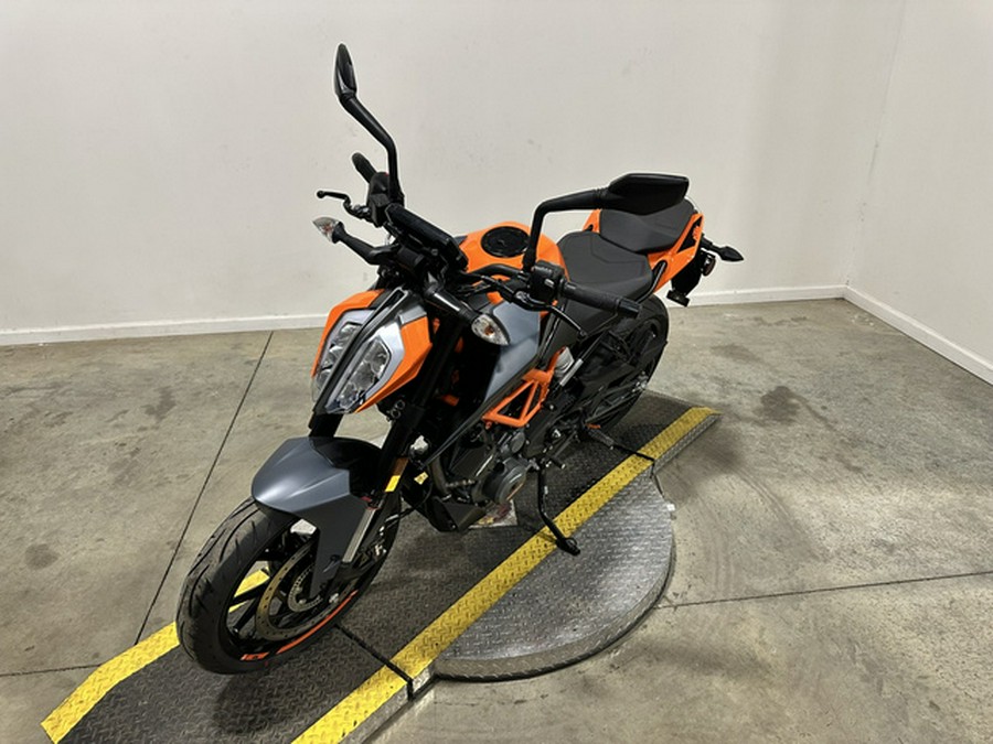 2023 KTM Duke 390