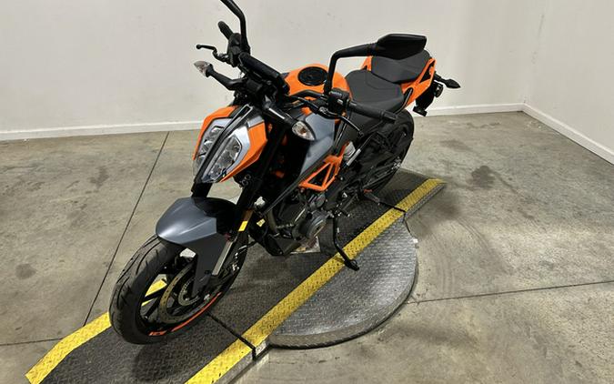 2023 KTM Duke 390