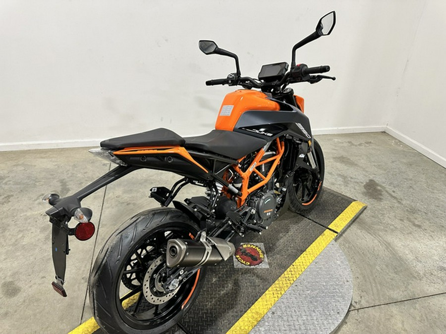 2023 KTM Duke 390