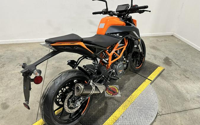 2023 KTM Duke 390