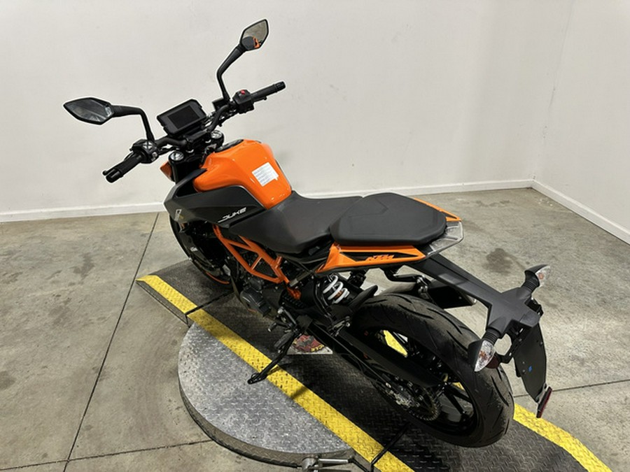 2023 KTM Duke 390