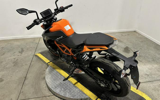 2023 KTM Duke 390