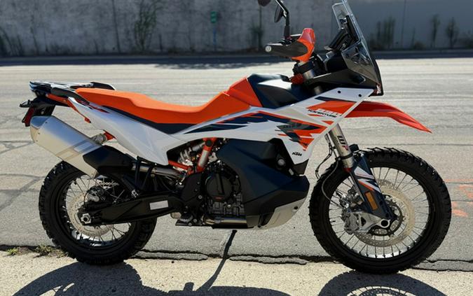 2025 KTM Adventure 890 R