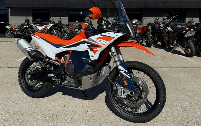2025 KTM Adventure 890 R