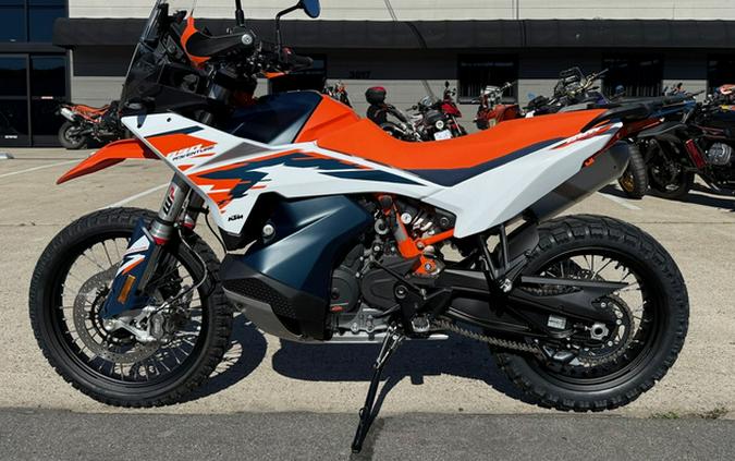 2025 KTM Adventure 890 R