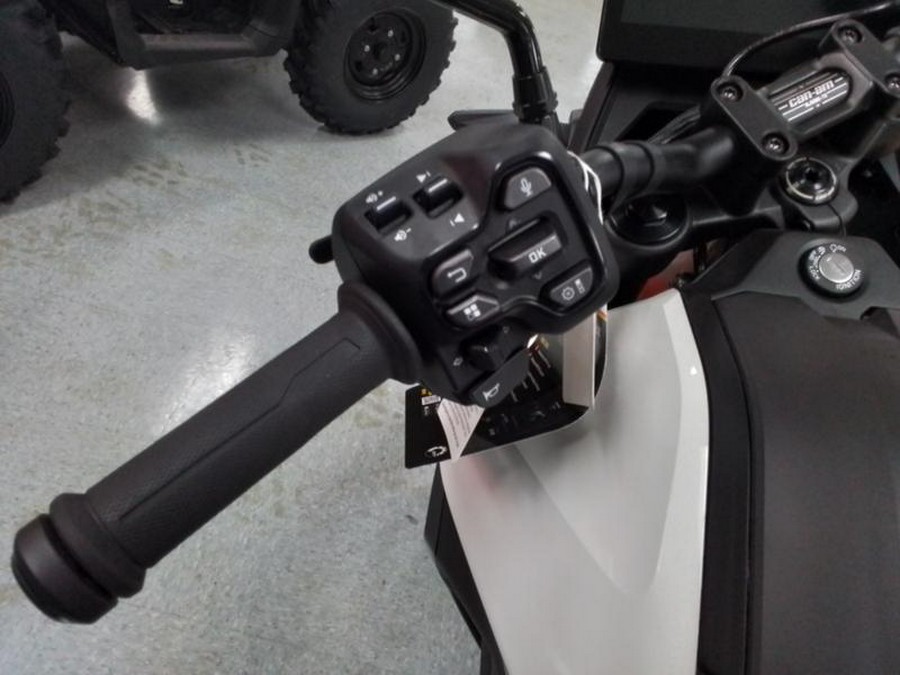 2025 Can-Am® Origin White