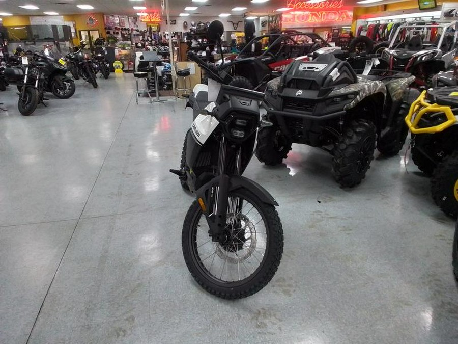 2025 Can-Am® Origin White