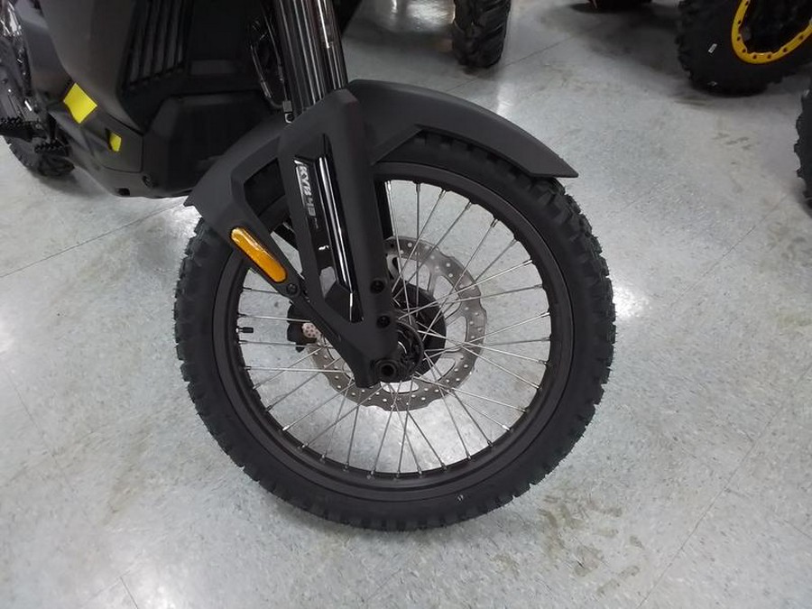 2025 Can-Am® Origin White