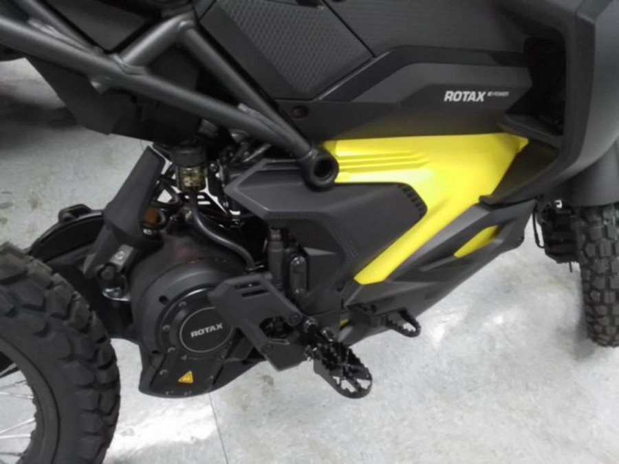 2025 Can-Am® Origin White