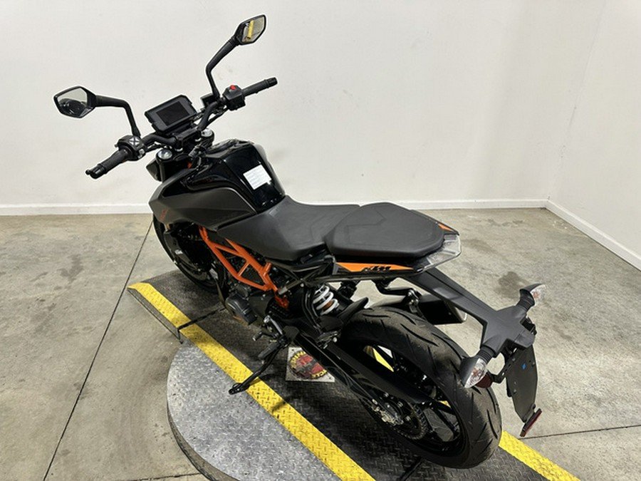 2023 KTM Duke 390