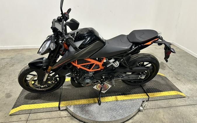 2023 KTM Duke 390