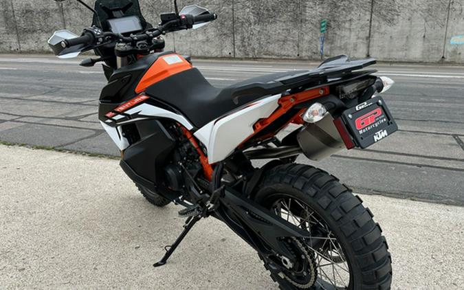 2022 KTM Adventure 890 R