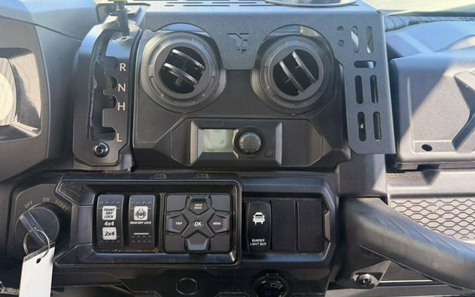 2025 Can-Am Defender MAX Lone Star Cab HD10