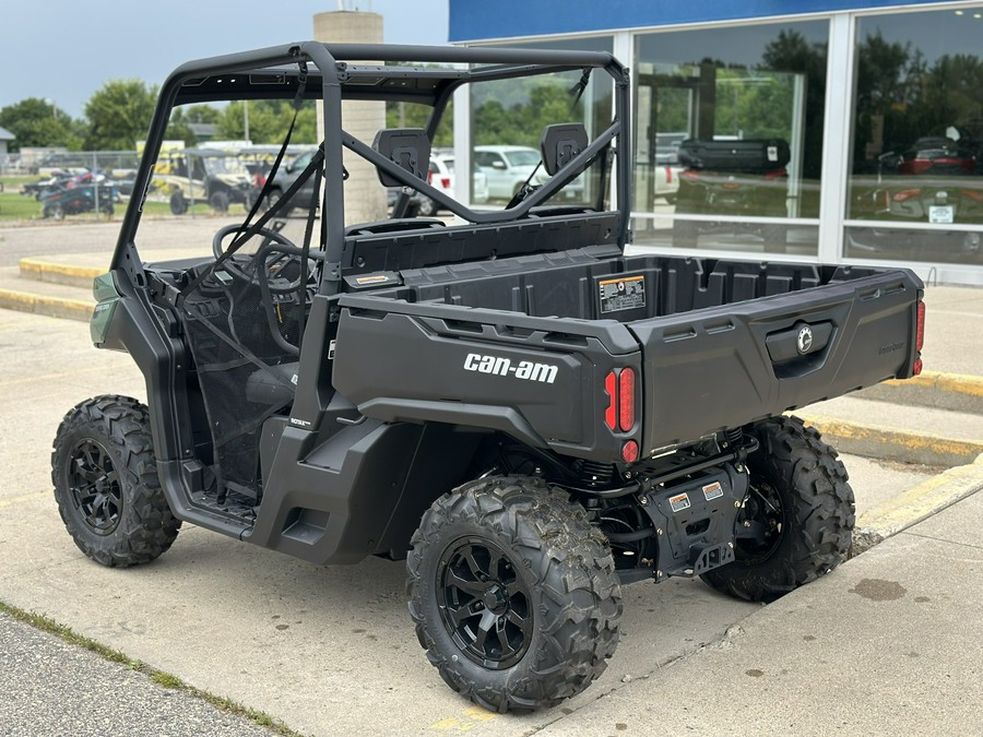 2025 Can-Am Defender DPS HD9