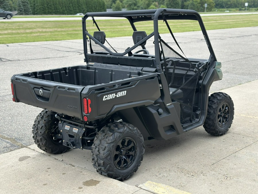 2025 Can-Am Defender DPS HD9