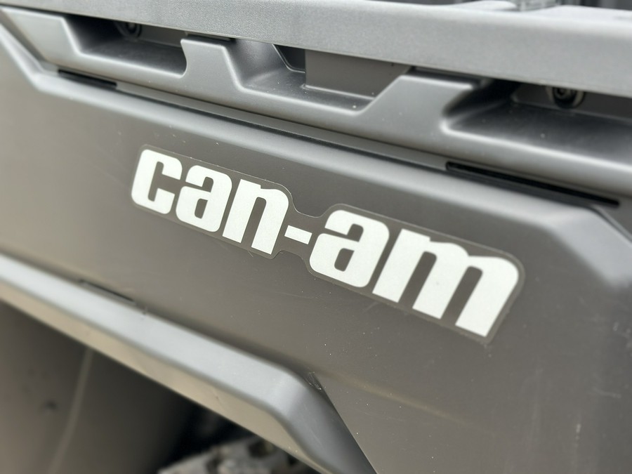 2025 Can-Am Defender DPS HD9