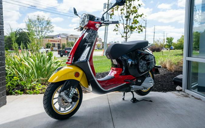 2023 Vespa Primavera 150 Disney Mickey Mouse Edition