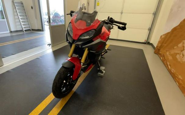 2021 BMW F 900 XR Racing Red