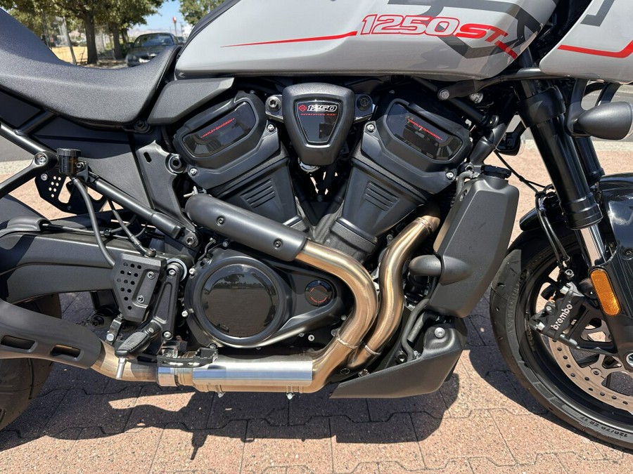 RA1250ST 2025 Pan America® 1250 ST