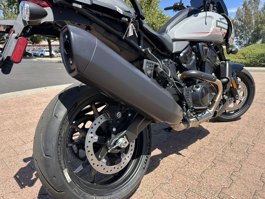 RA1250ST 2025 Pan America® 1250 ST