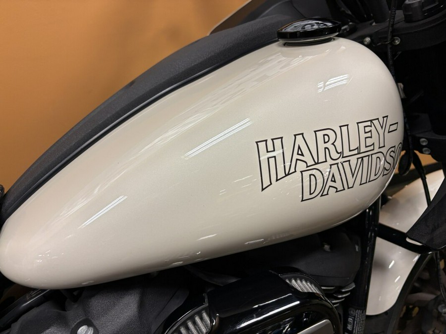 FXLRST 2023 Low Rider® ST