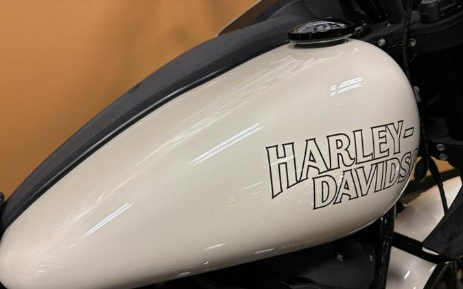 FXLRST 2023 Low Rider® ST